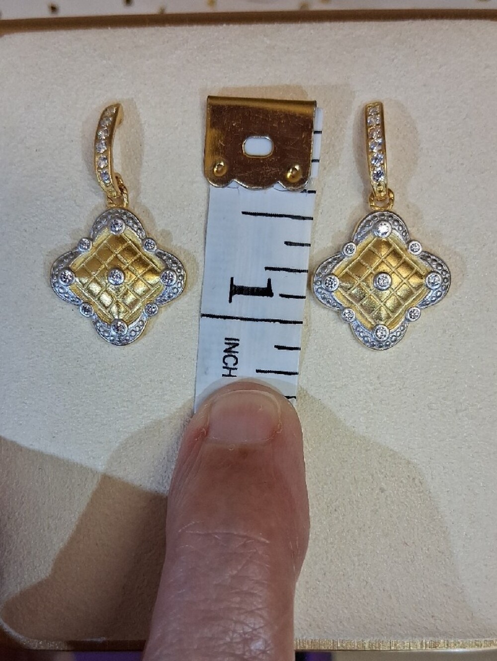 Freida Rothman Two-Tone Quilted Pattern Drop Earrings - Picture 4 of 7